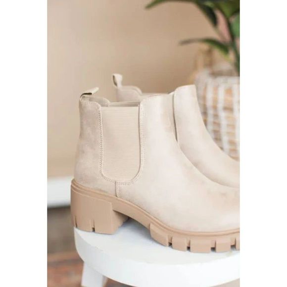 $75 NEW Soda Pioneer WHEAT Chunky Heel Bootie Boots Size 8 - Picture 4 of 8
